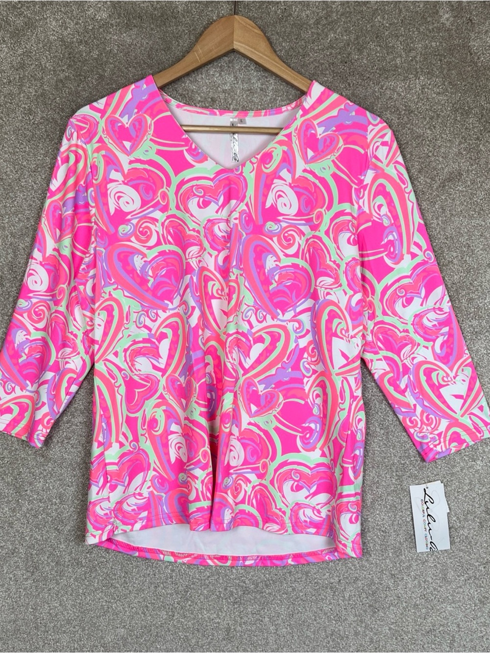 Lulu B Shirt Womens Large Pink Green Heart Pullover Stretch V Neck New- 5206